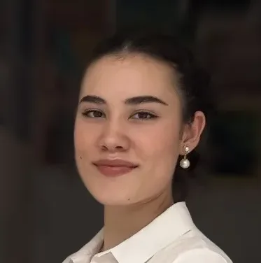 Farah Rothe van Deventer (CMO)